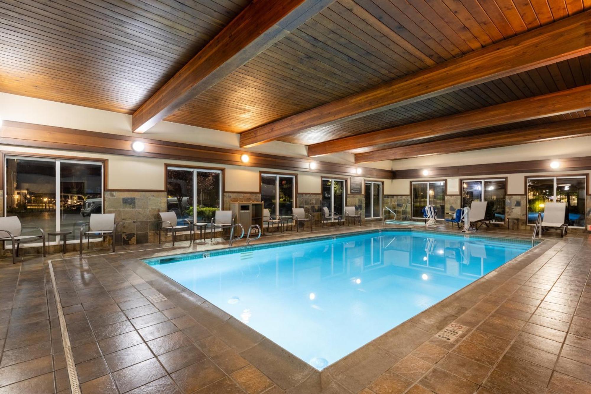 Holiday Inn Express Vancouver North By Ihg Buitenkant foto